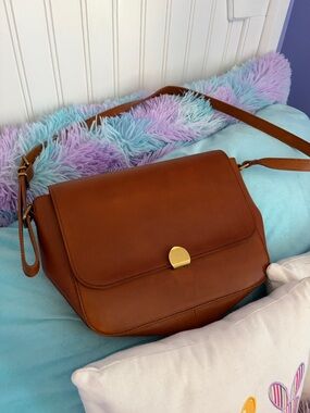 Madewell, Classic Brown Leather, Crossbody Bag with Gold Hardware
